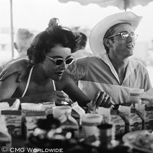 james_dean_and_elizabeth_taylor_laughingcandid_gia