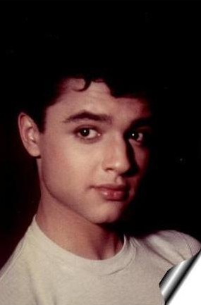 sal_mineo_young_photo_color_1_original_cropped.jpg